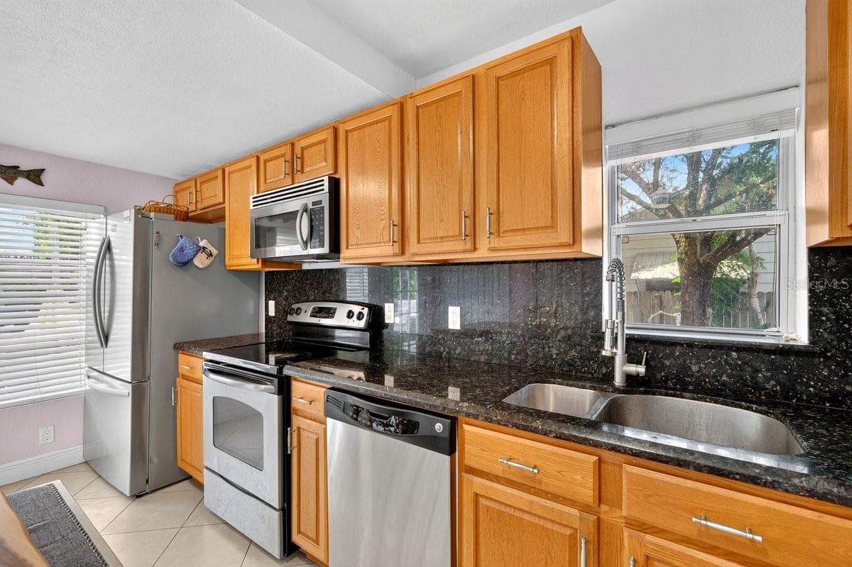 616 DORA STREET — photo 20 of 54