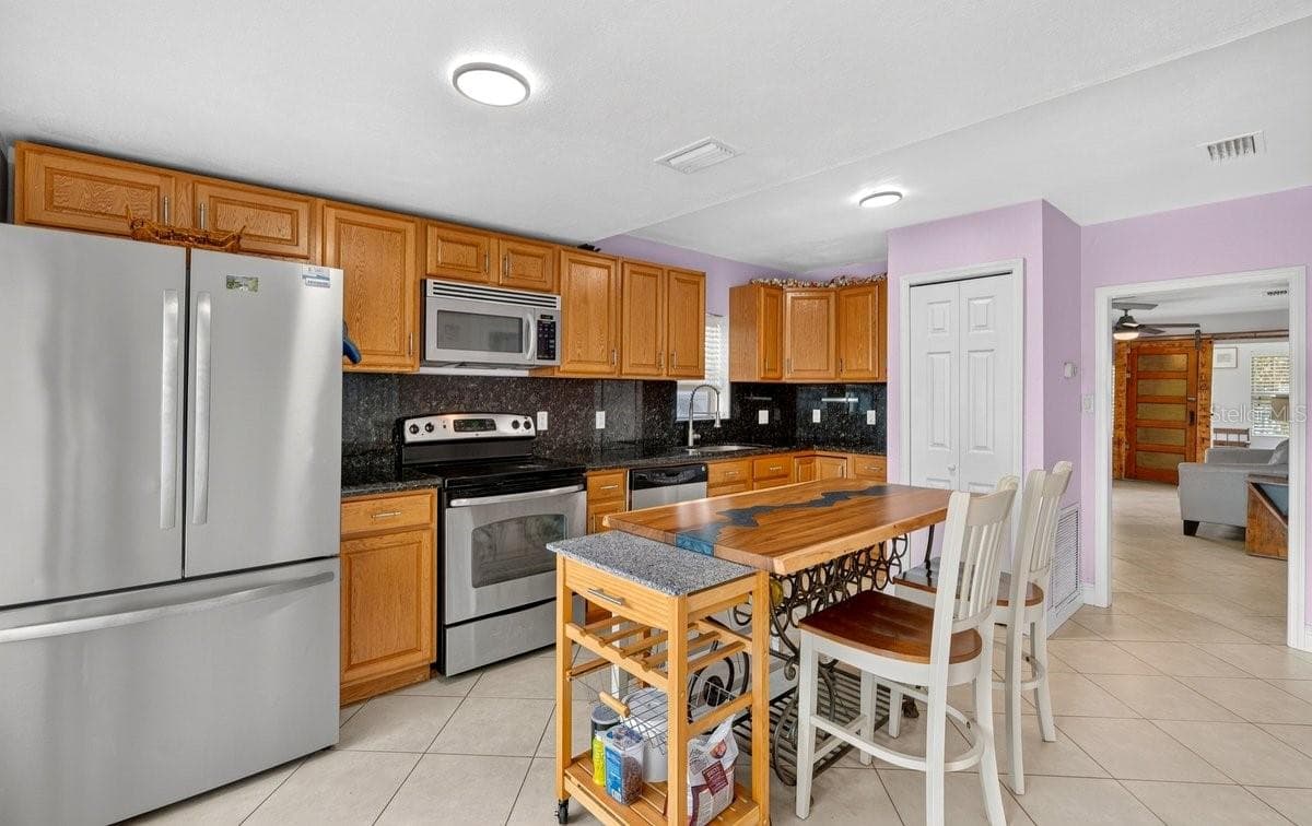 616 DORA STREET — photo 16 of 54