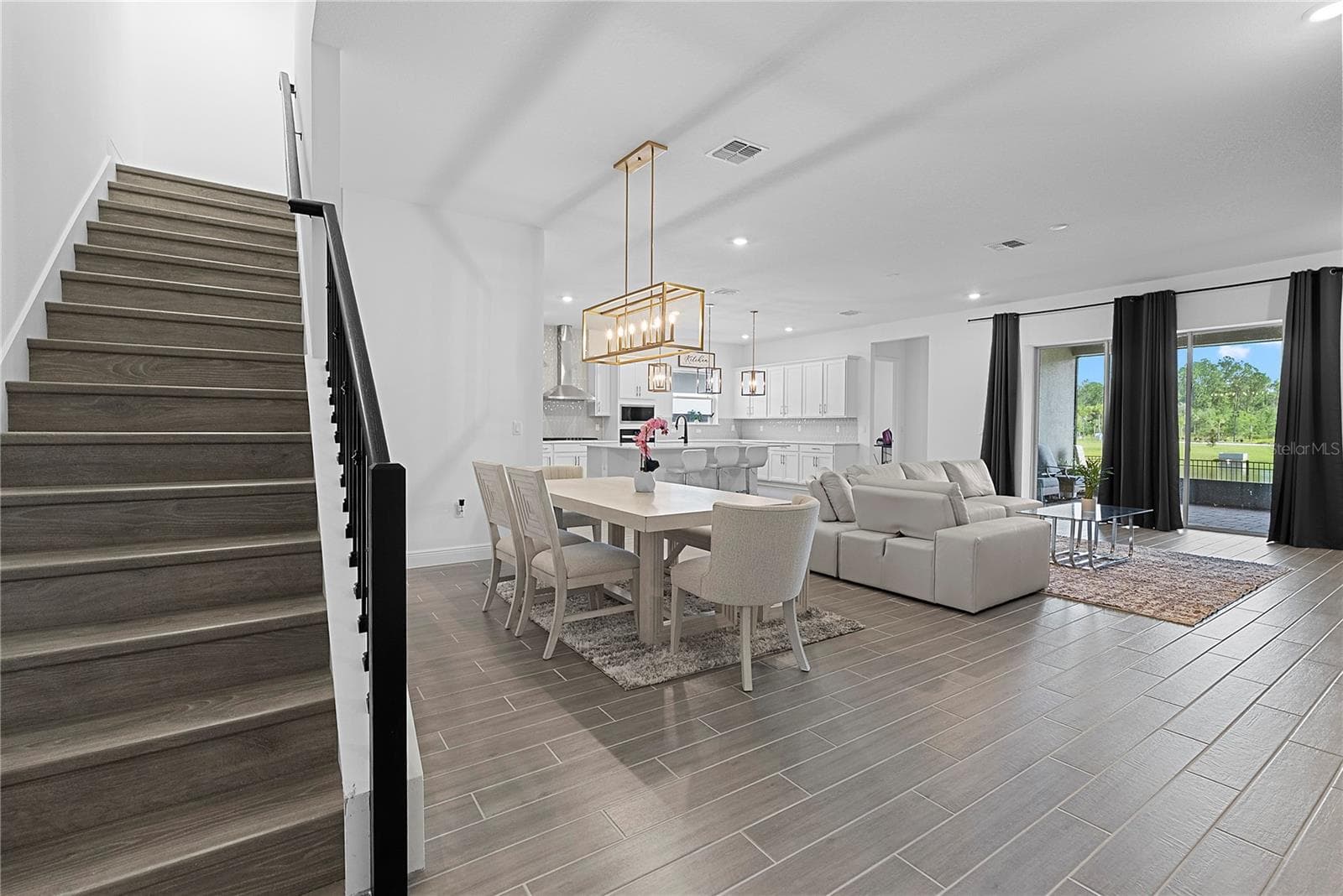 14422 CREST PALM AVENUE — photo 4 of 30