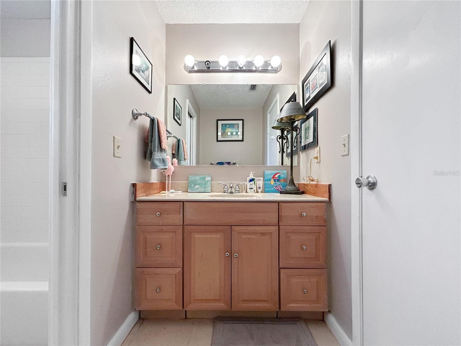 703 OJAI AVENUE — photo 16 of 23