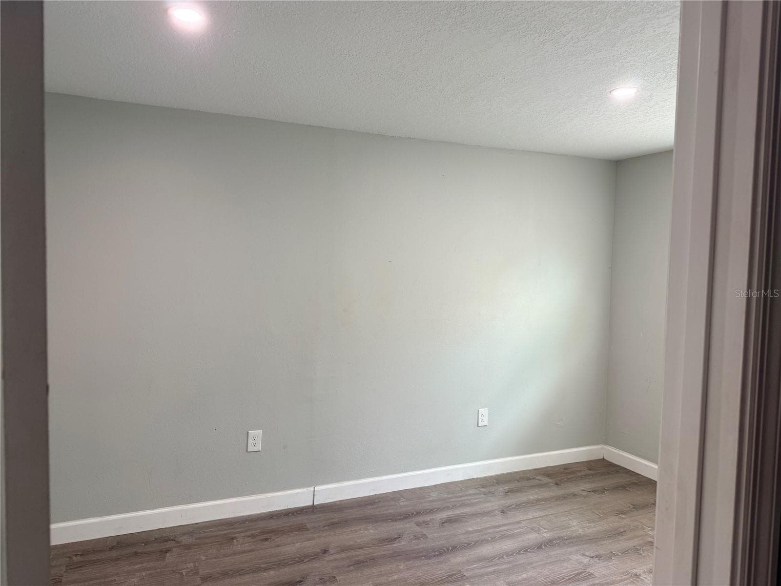 1002 BOUGAINVILLEA AVENUE — photo 21 of 28
