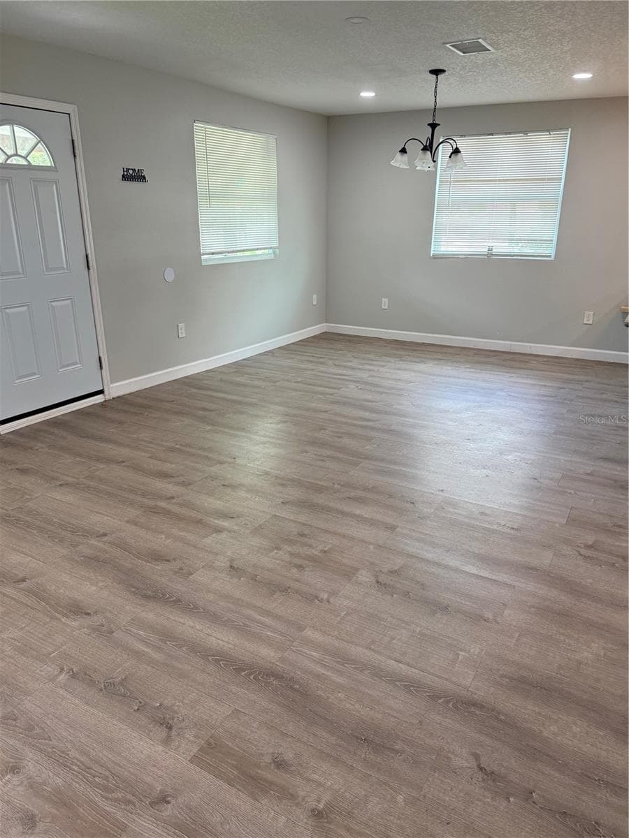 1002 BOUGAINVILLEA AVENUE — photo 9 of 28