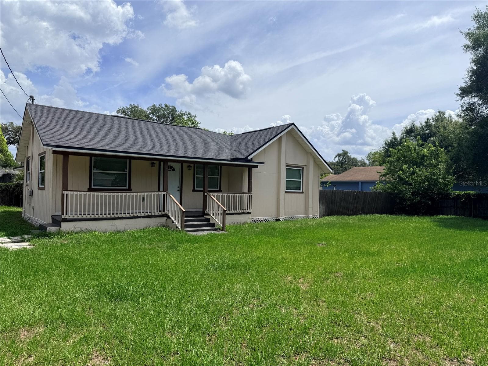 1002 BOUGAINVILLEA AVENUE — photo 1 of 28