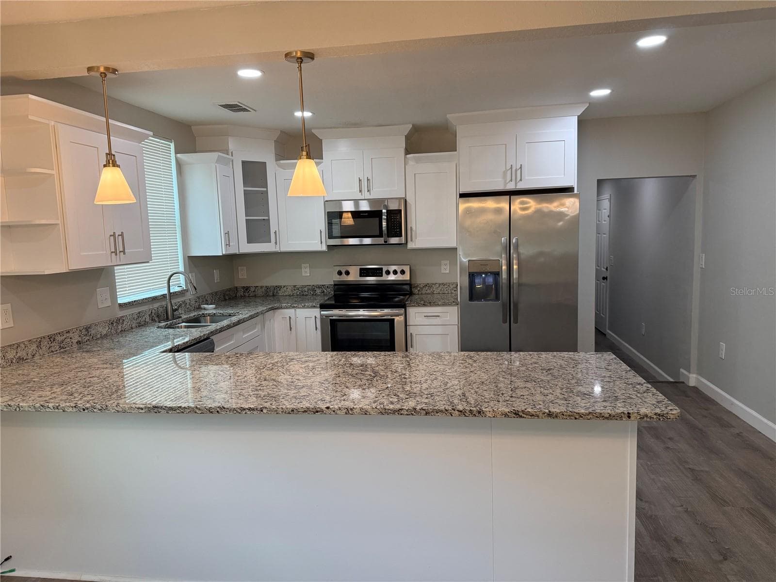 1002 BOUGAINVILLEA AVENUE — photo 10 of 28