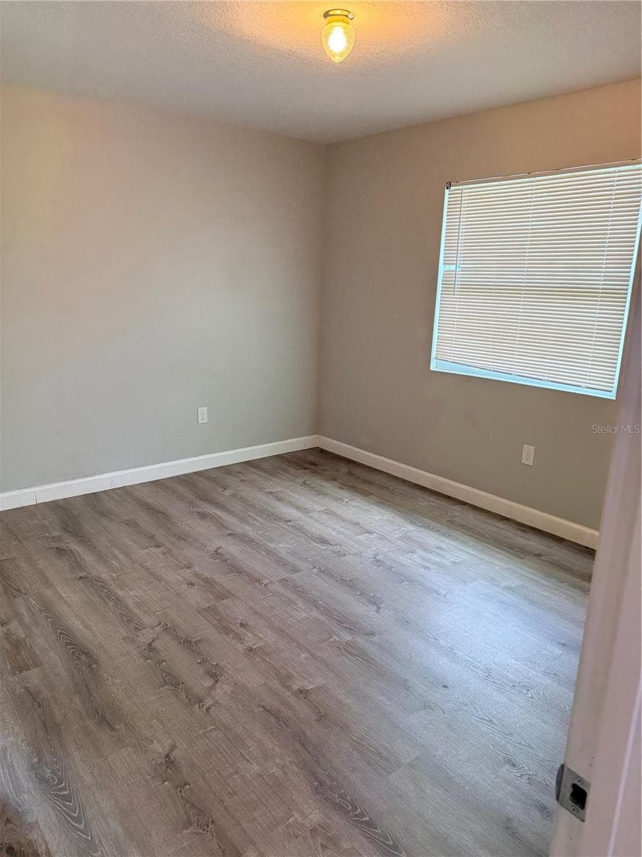 1002 BOUGAINVILLEA AVENUE — photo 25 of 28