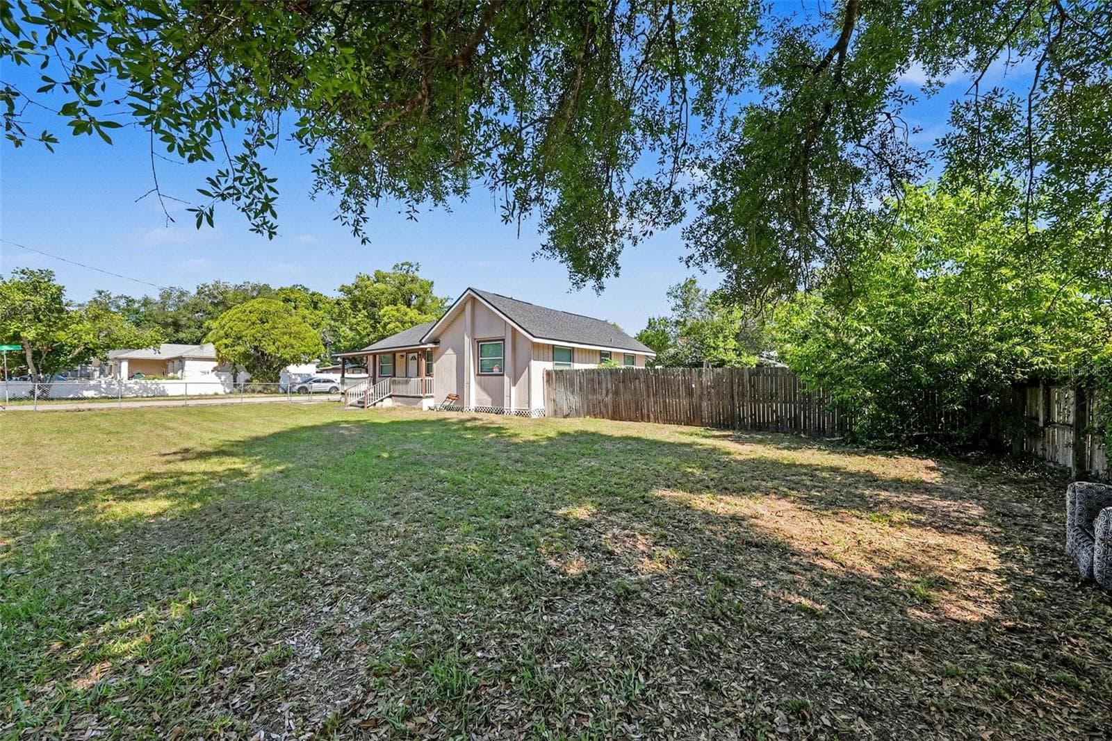 1002 BOUGAINVILLEA AVENUE — photo 5 of 28