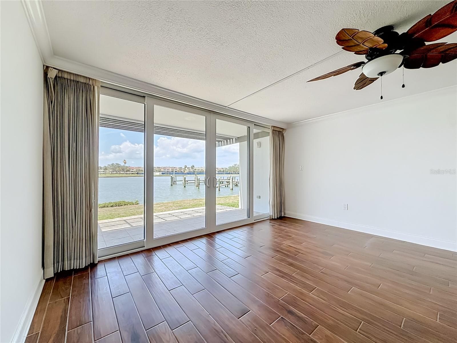 450 TREASURE ISLAND CAUSEWAY — photo 25 of 87