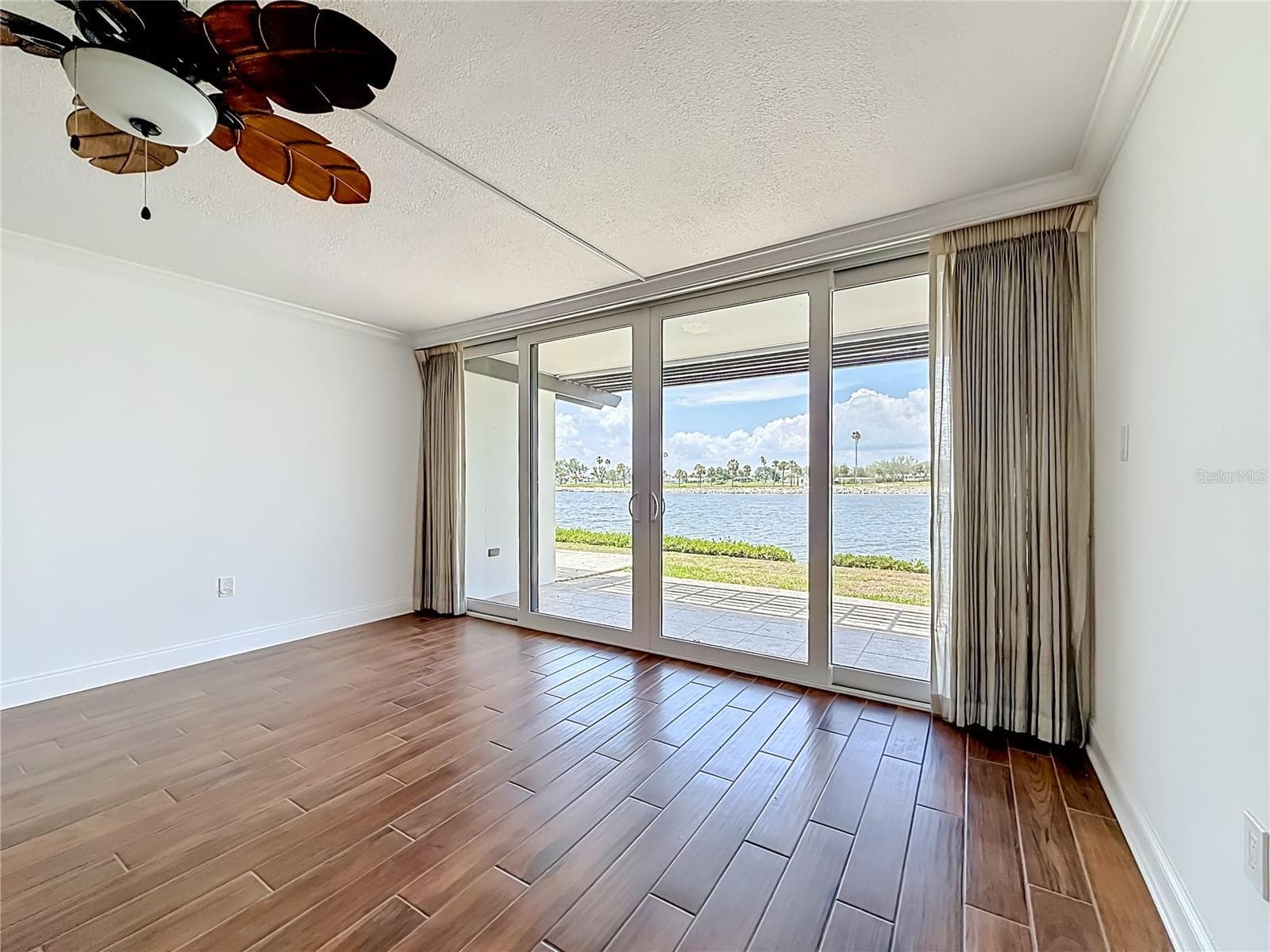 450 TREASURE ISLAND CAUSEWAY — photo 27 of 87