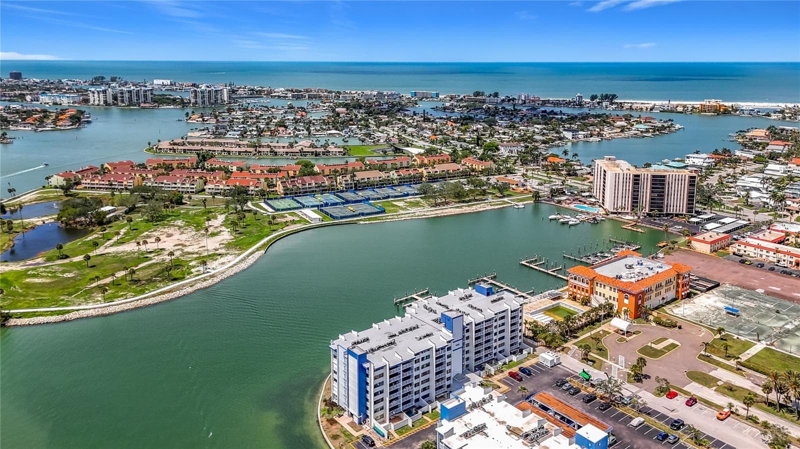 450 TREASURE ISLAND CAUSEWAY — photo 4 of 87