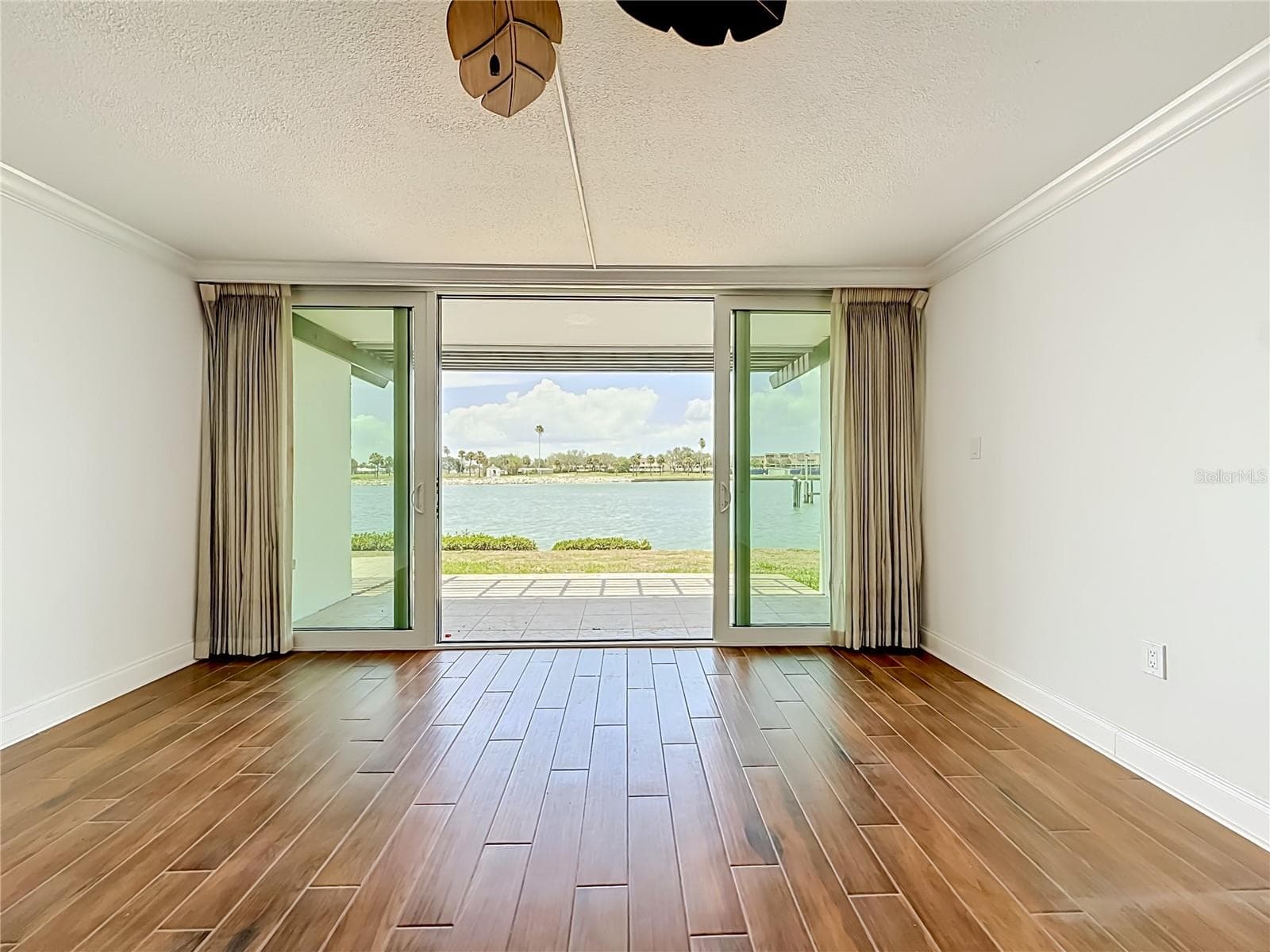 450 TREASURE ISLAND CAUSEWAY — photo 31 of 87
