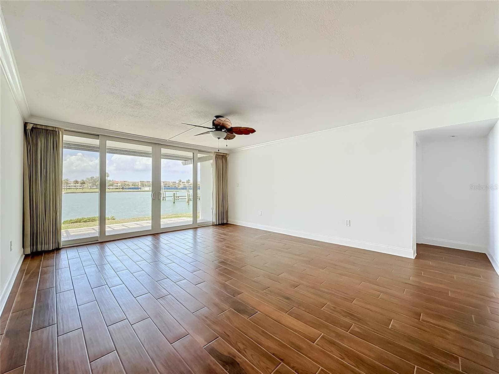 450 TREASURE ISLAND CAUSEWAY — photo 24 of 87