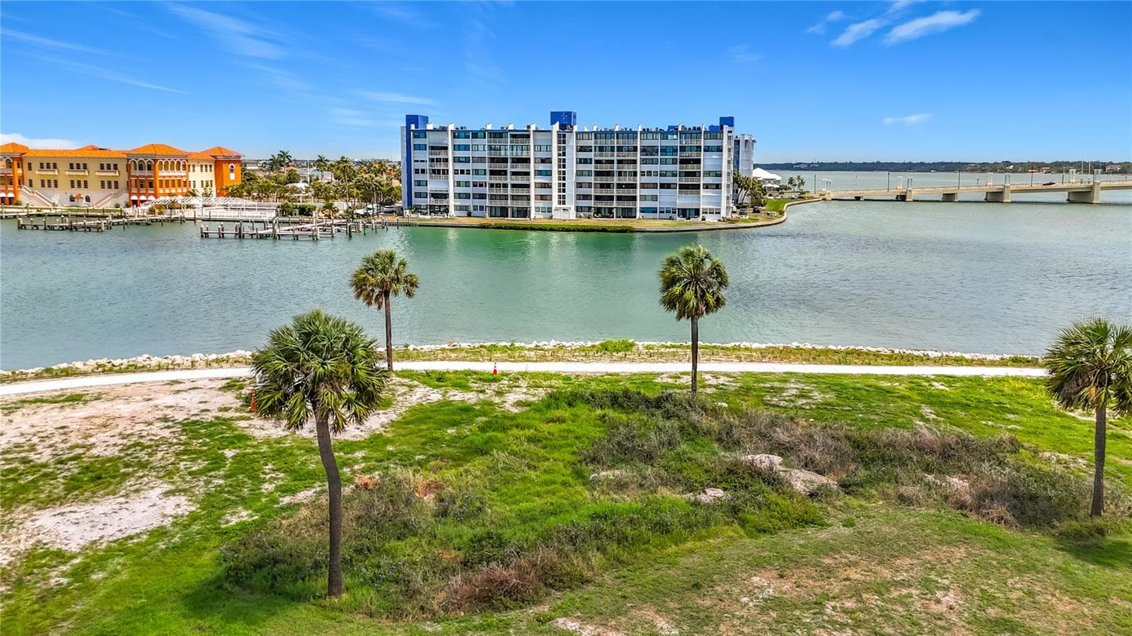 450 TREASURE ISLAND CAUSEWAY — photo 54 of 87