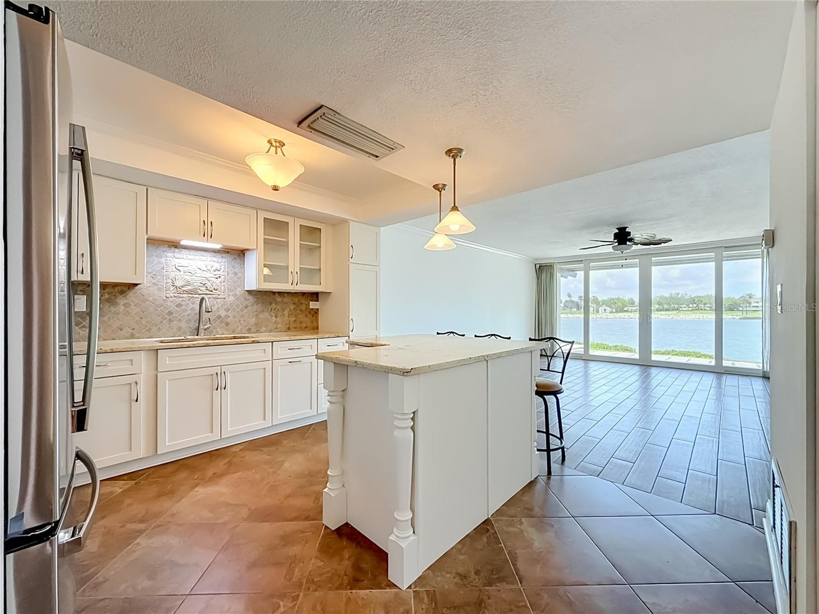 450 TREASURE ISLAND CAUSEWAY — photo 16 of 87