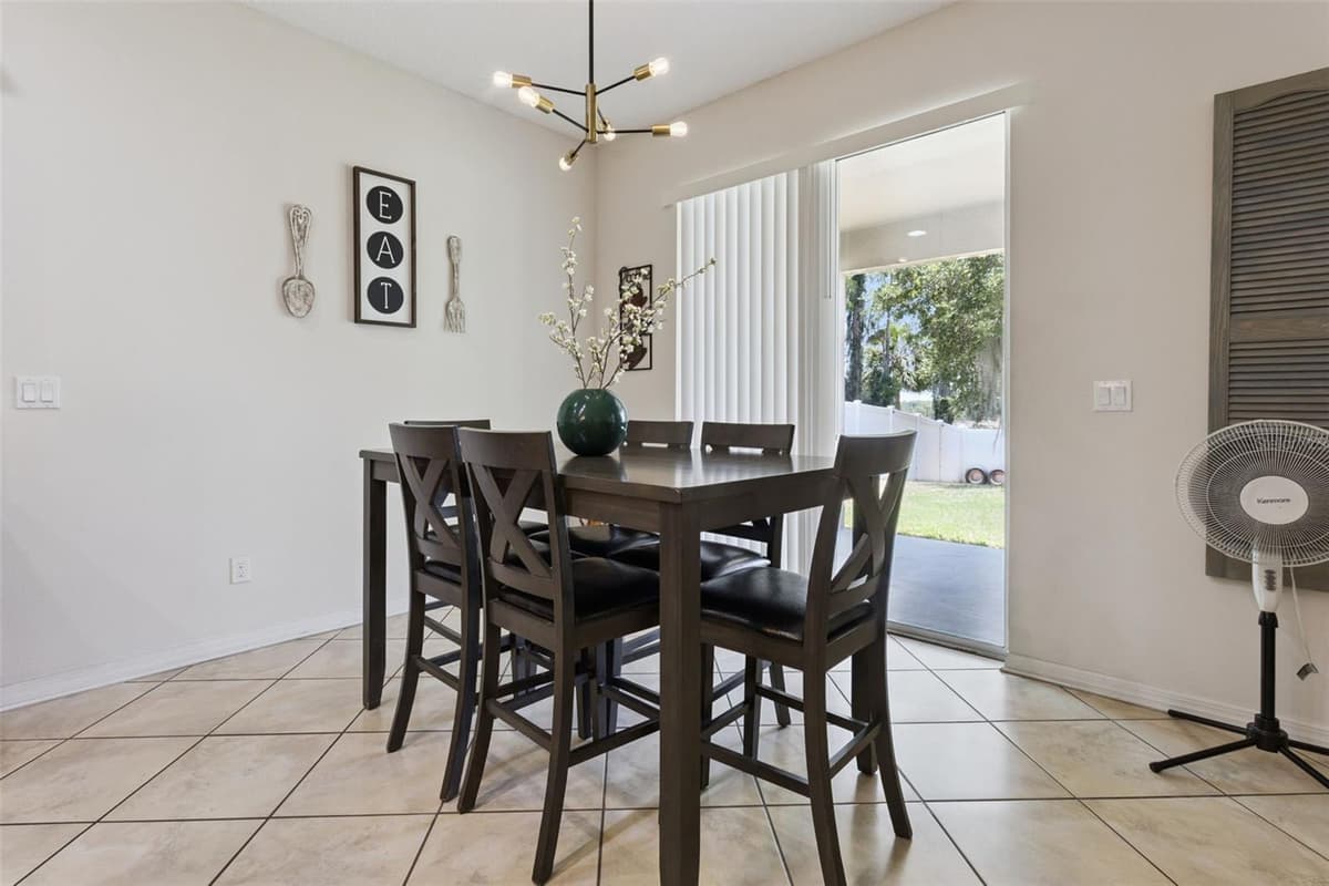 2514 PLUMADORE DRIVE — photo 9 of 54