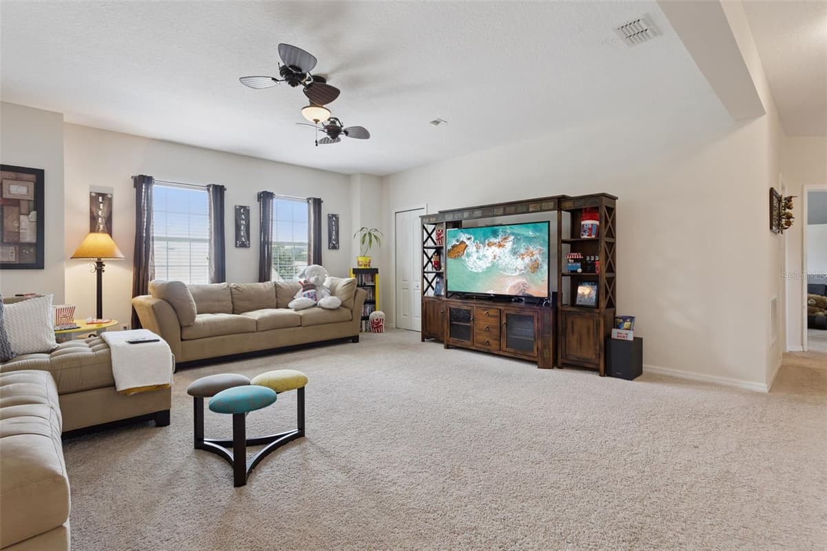 2514 PLUMADORE DRIVE — photo 16 of 54