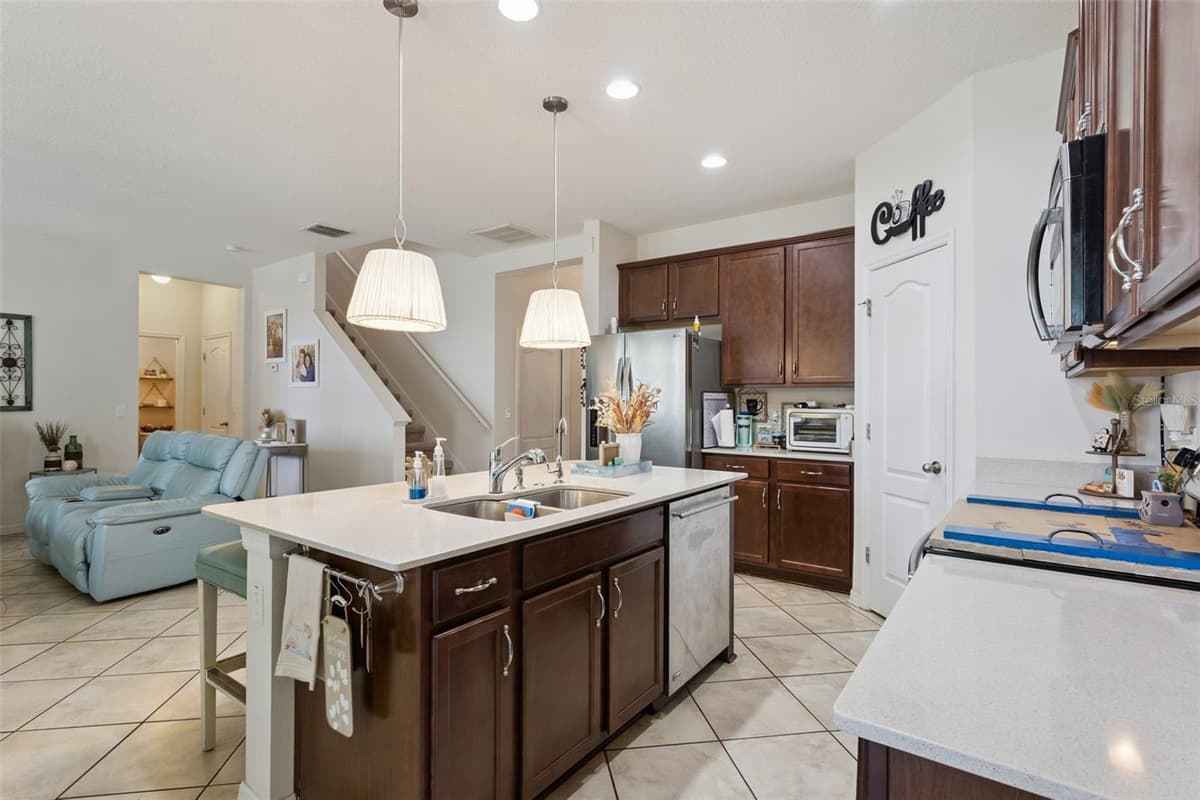 2514 PLUMADORE DRIVE — photo 10 of 54