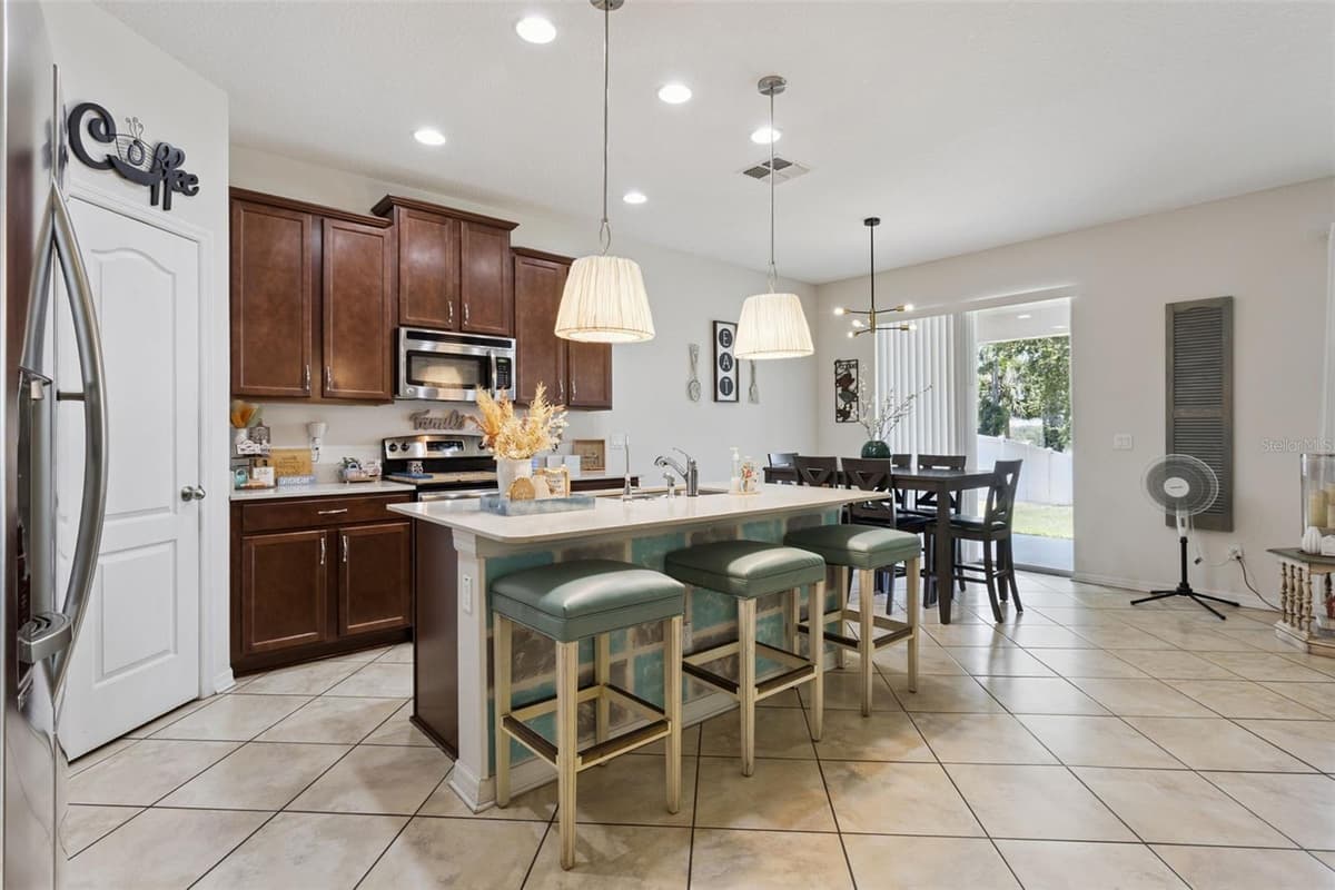2514 PLUMADORE DRIVE — photo 11 of 54