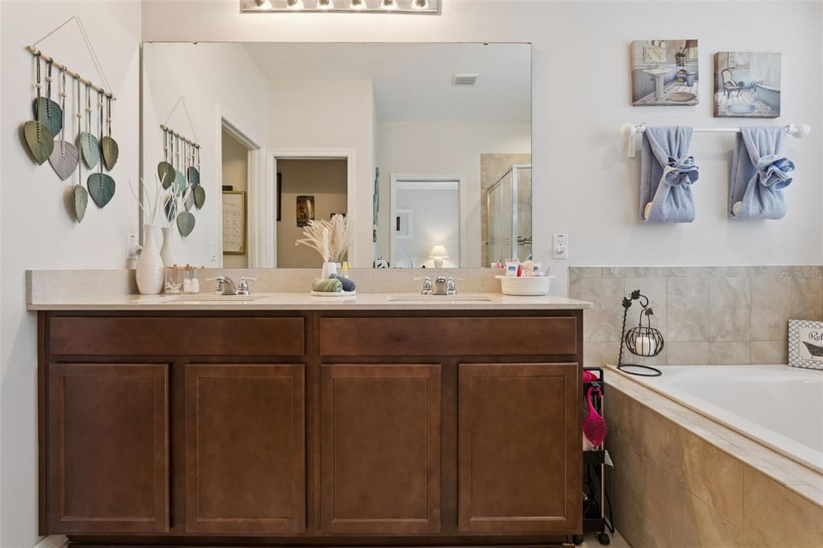 2514 PLUMADORE DRIVE — photo 27 of 54