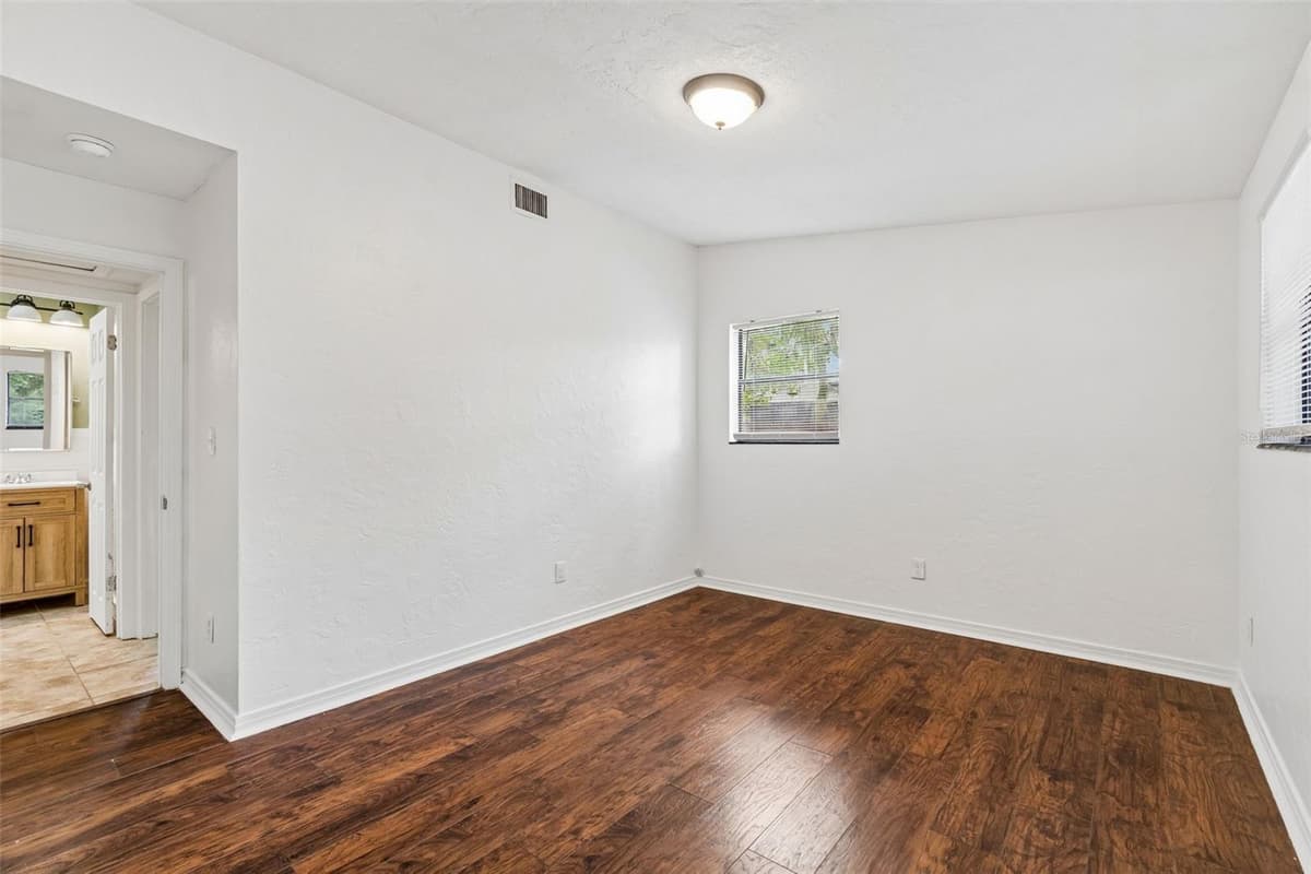 402 DUNEDIN AVENUE — photo 16 of 37