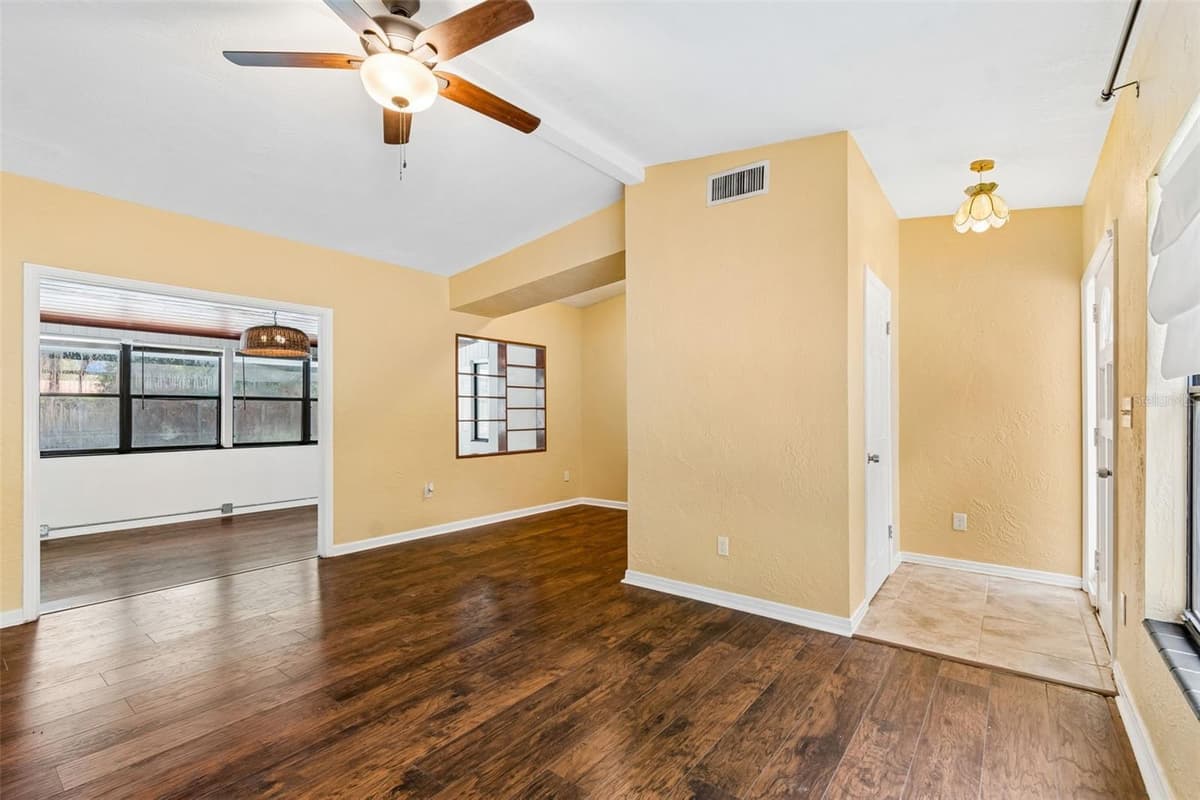 402 DUNEDIN AVENUE — photo 5 of 37