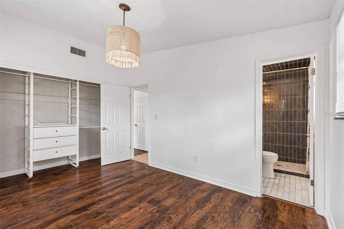 402 DUNEDIN AVENUE — photo 13 of 37