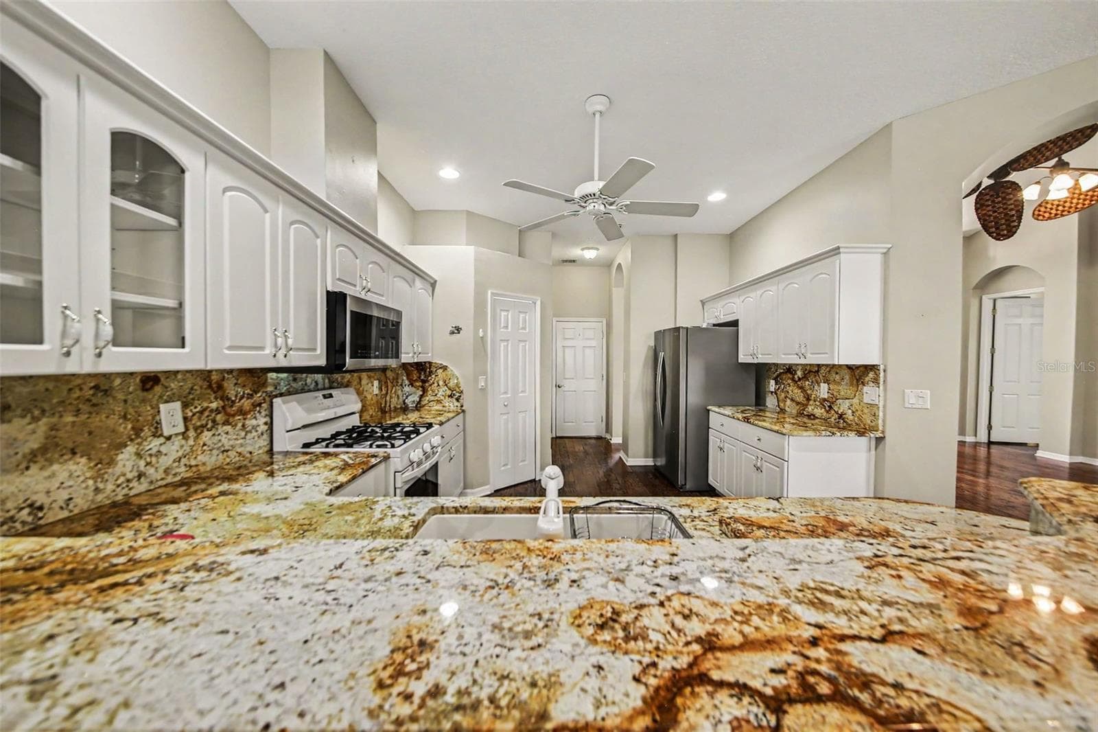 5127 AURORA DRIVE — photo 16 of 36