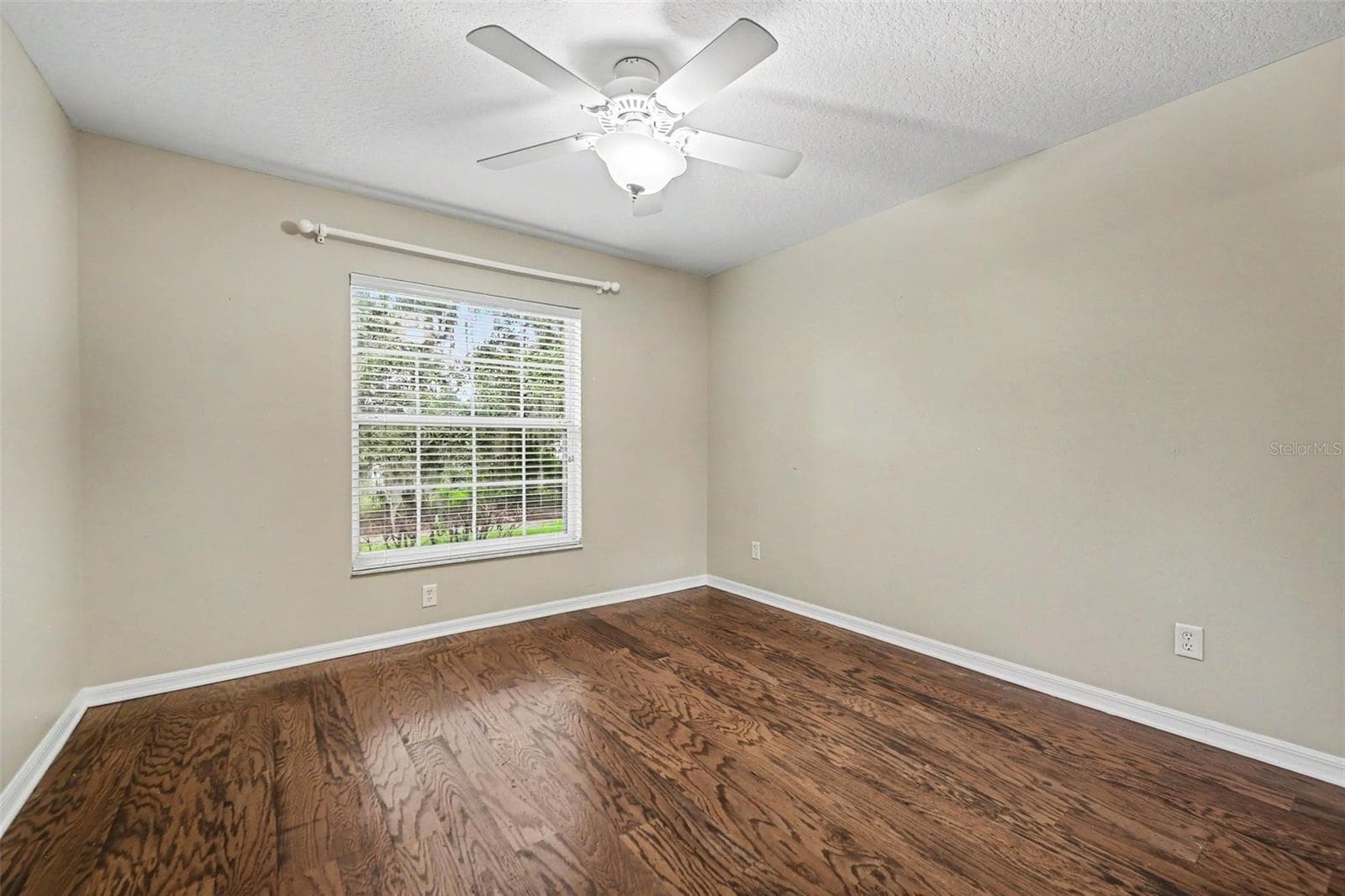 5127 AURORA DRIVE — photo 27 of 36