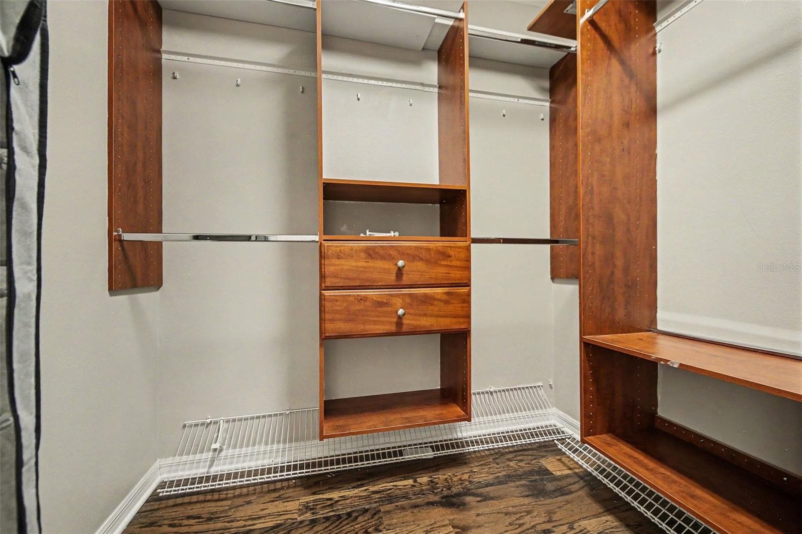 5127 AURORA DRIVE — photo 21 of 36