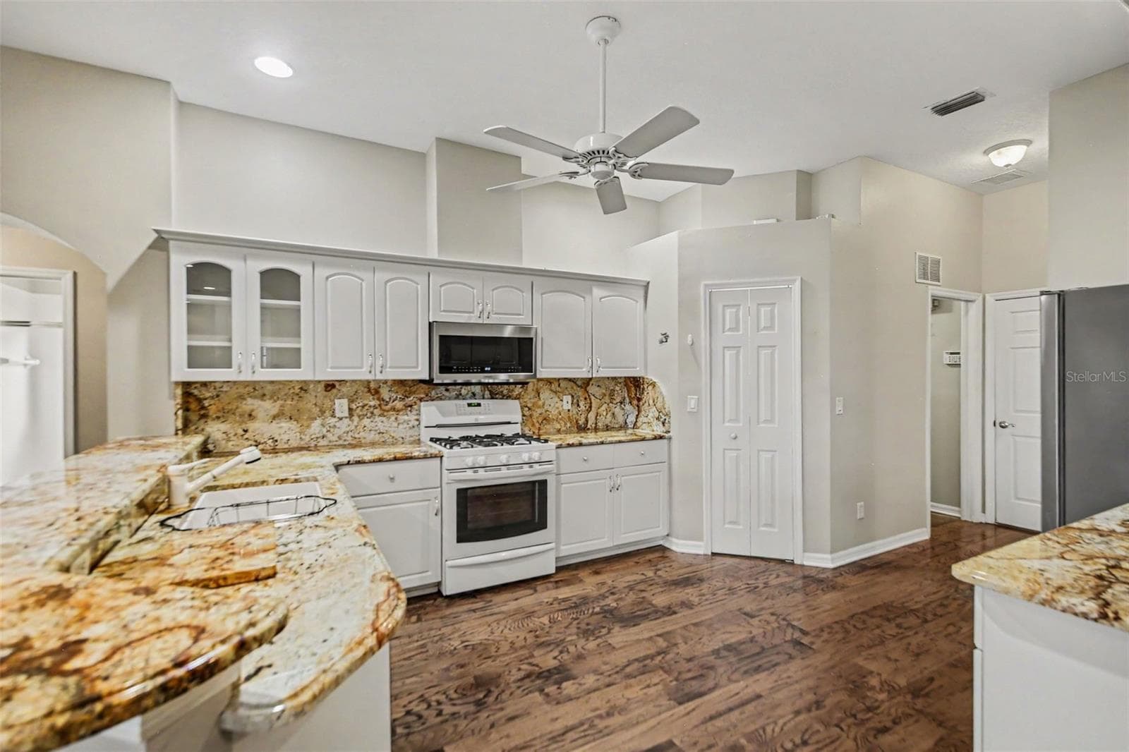 5127 AURORA DRIVE — photo 17 of 36