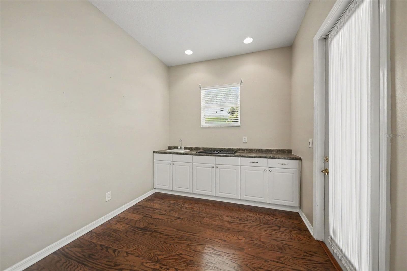 5127 AURORA DRIVE — photo 20 of 36