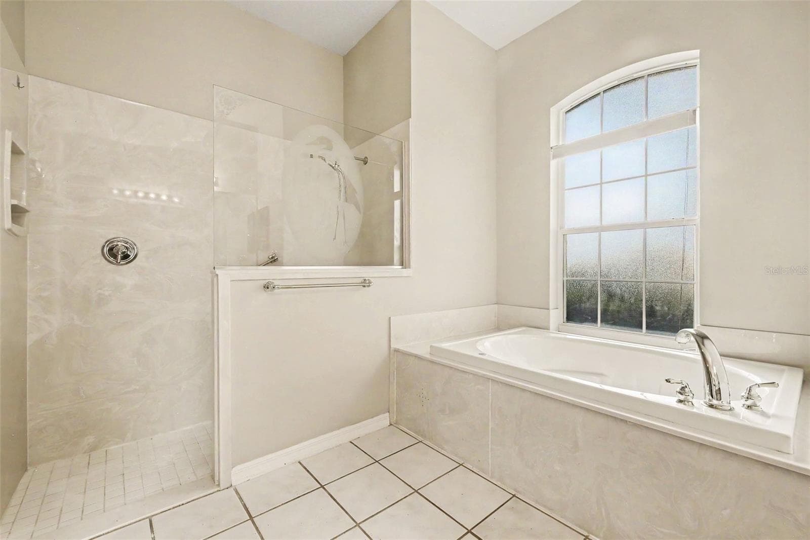 5127 AURORA DRIVE — photo 31 of 36