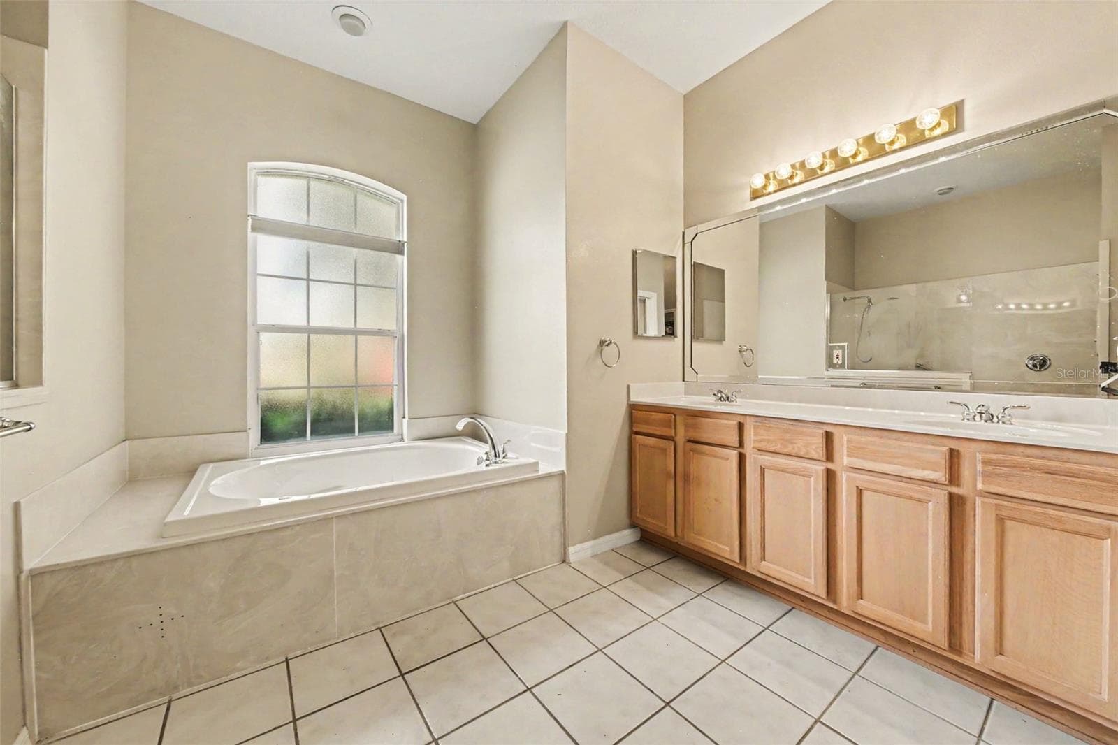 5127 AURORA DRIVE — photo 26 of 36