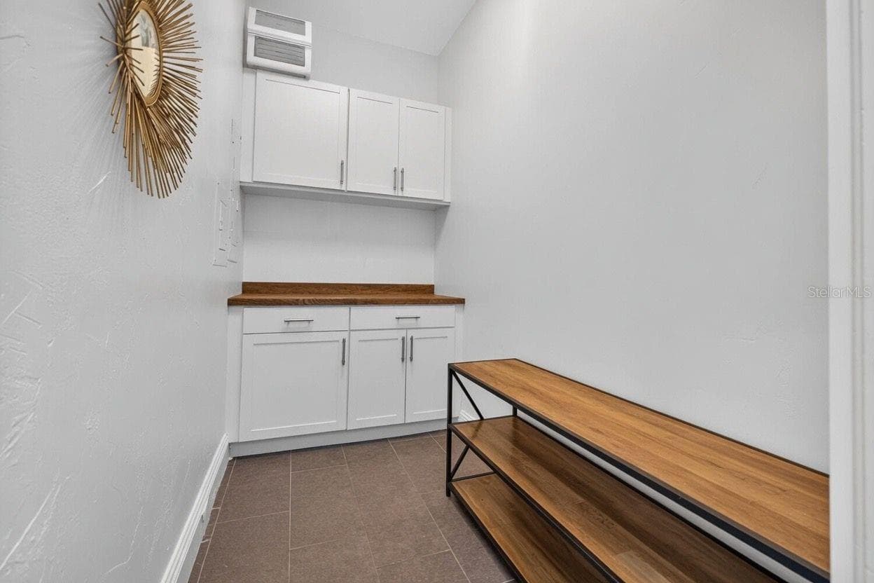 4618 TENNYSON AVENUE — photo 19 of 50