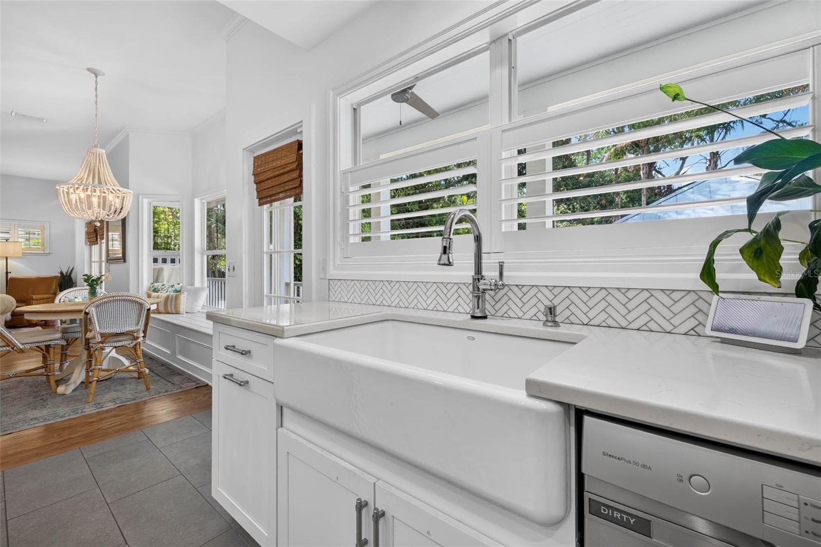 4618 TENNYSON AVENUE — photo 15 of 50