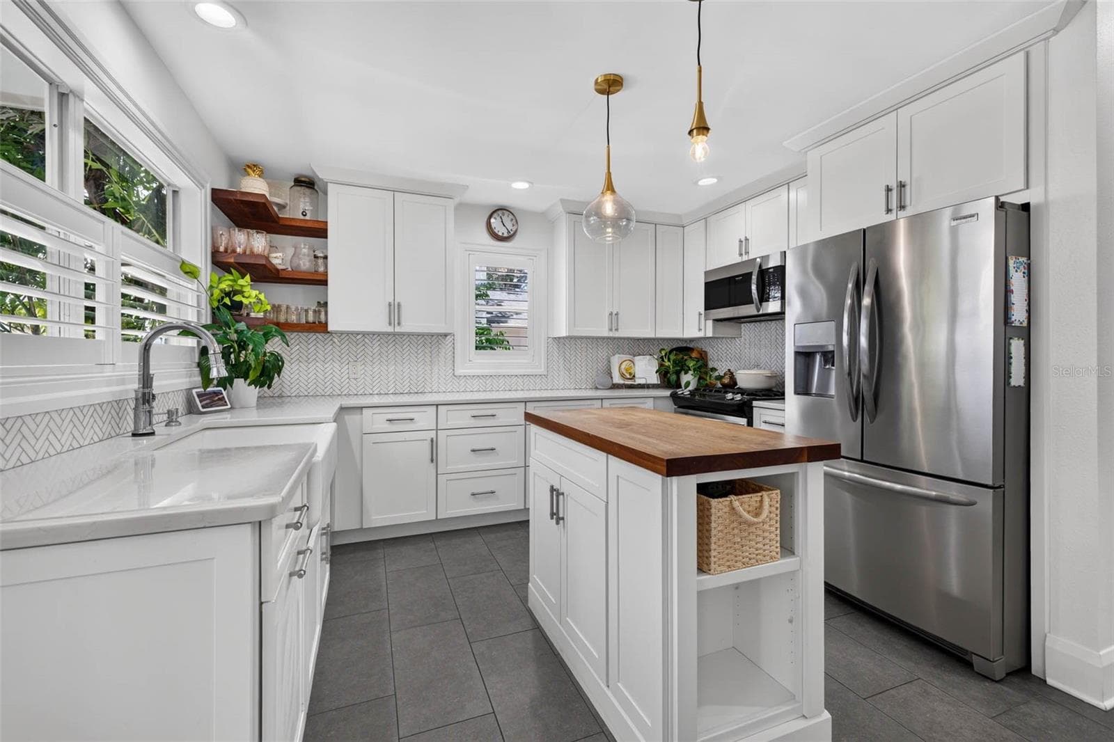4618 TENNYSON AVENUE — photo 14 of 50