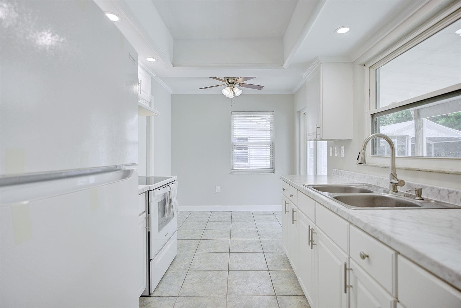 1245 HONEYTREE LN E LANE — photo 4 of 35