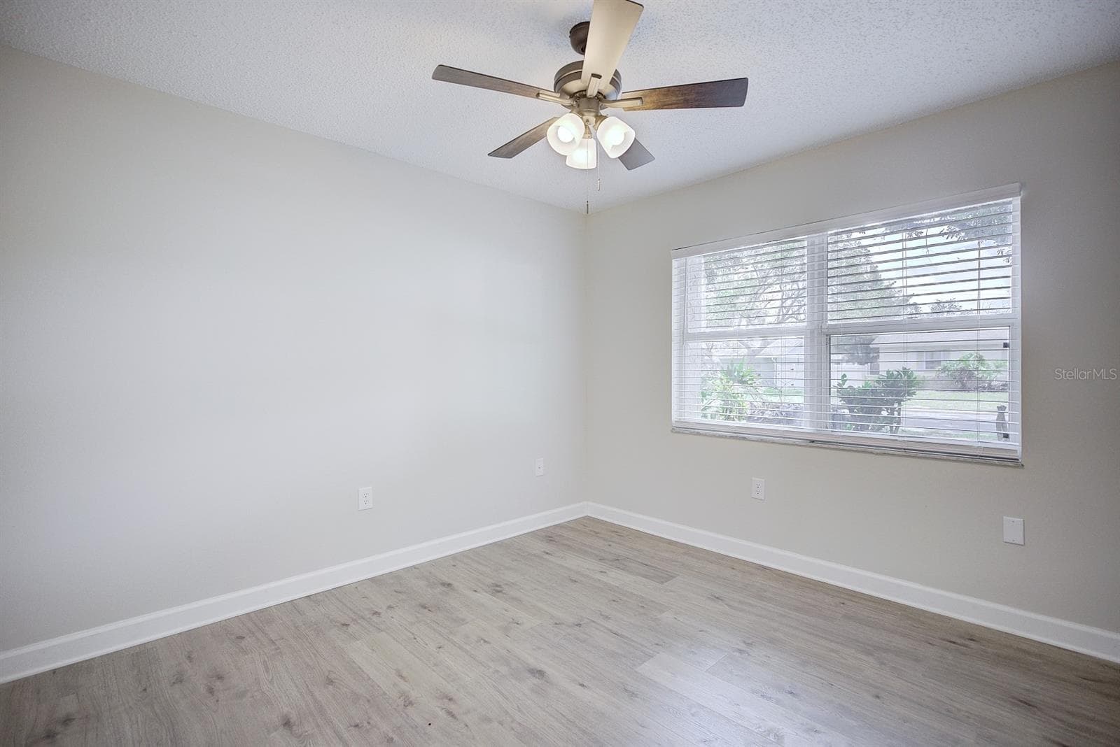 1245 HONEYTREE LN E LANE — photo 15 of 35