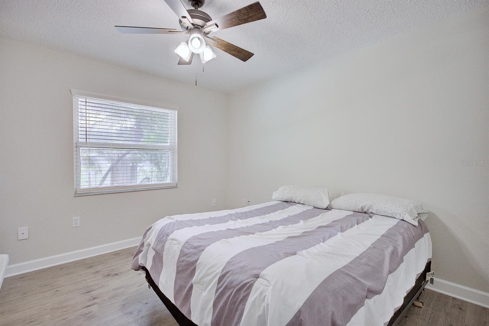 1245 HONEYTREE LN E LANE — photo 11 of 35