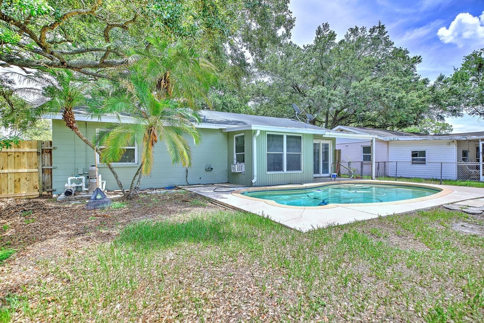 1245 HONEYTREE LN E LANE — photo 2 of 35