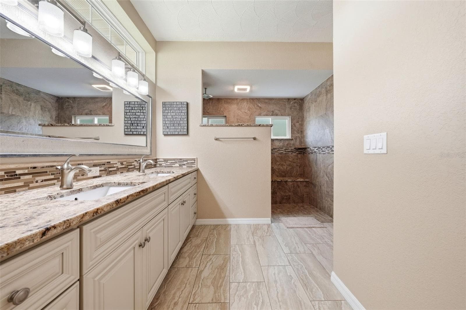 11109 GOLDEN EAGLE AVENUE — photo 12 of 42
