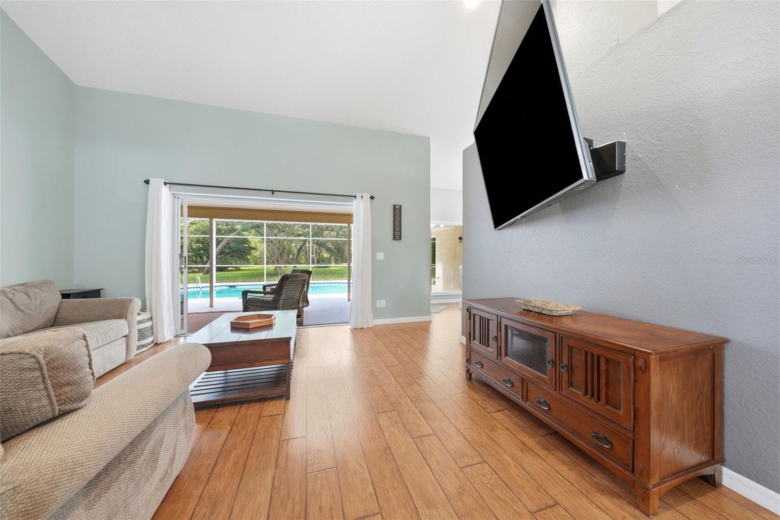 11109 GOLDEN EAGLE AVENUE — photo 7 of 42