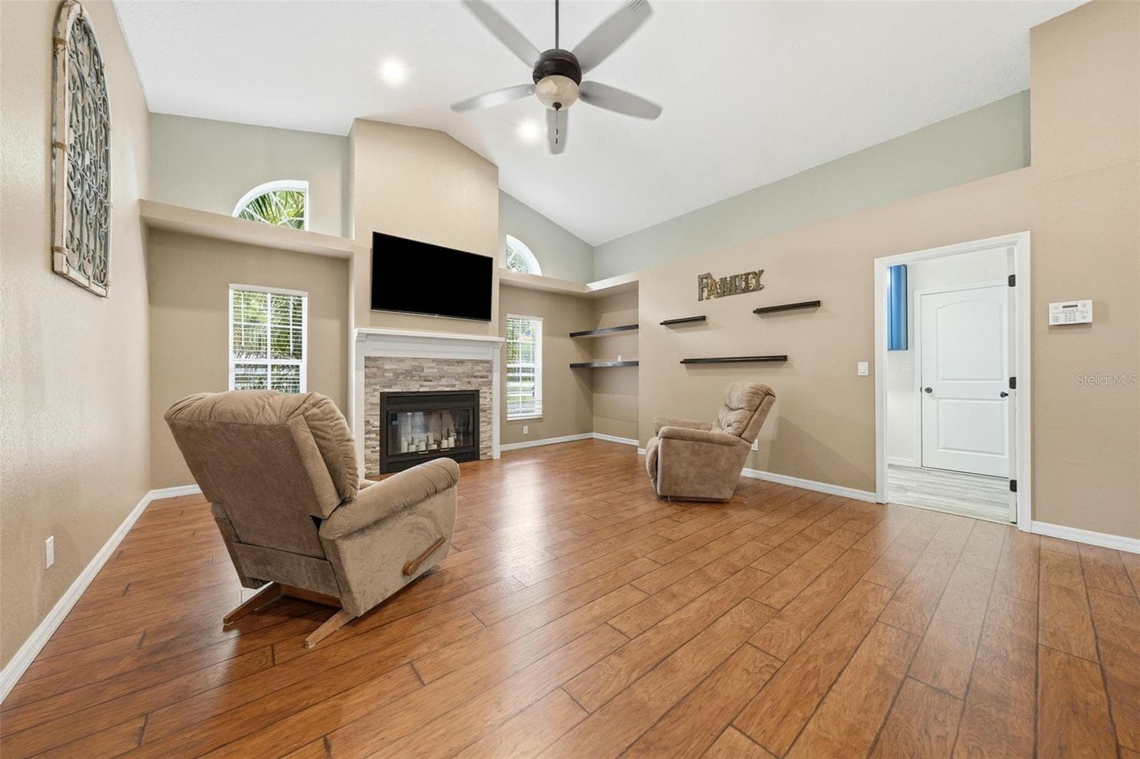 11109 GOLDEN EAGLE AVENUE — photo 22 of 42