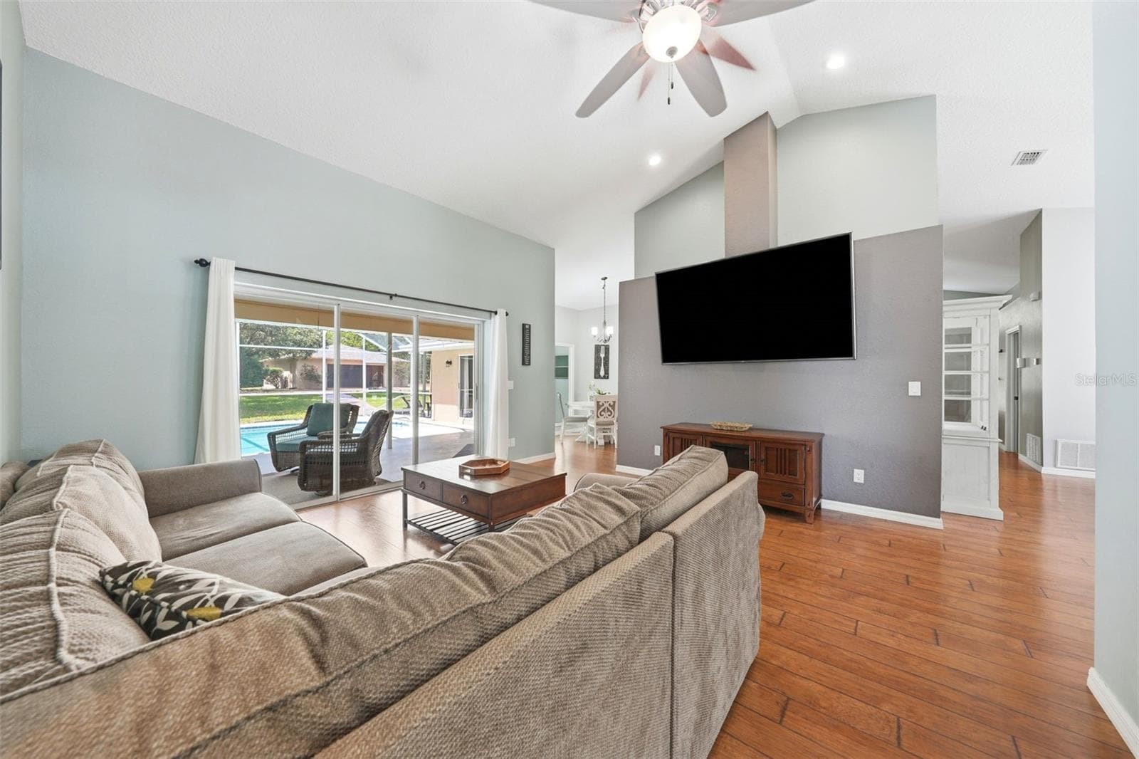 11109 GOLDEN EAGLE AVENUE — photo 8 of 42