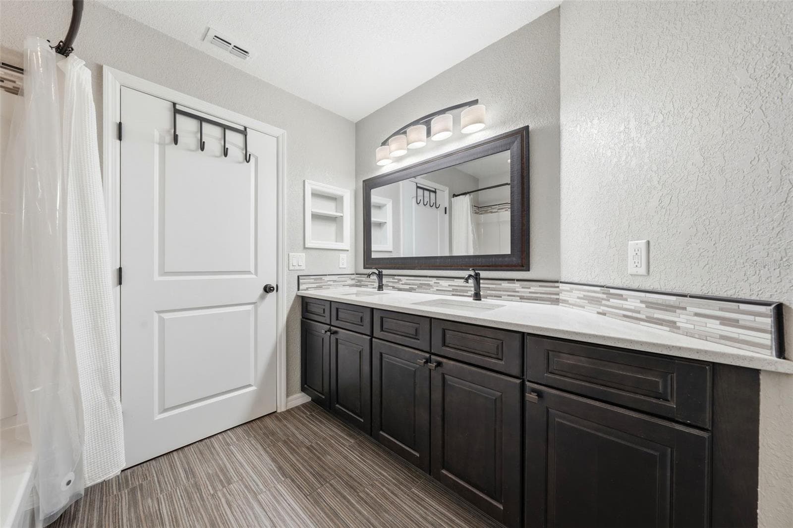 11109 GOLDEN EAGLE AVENUE — photo 31 of 42