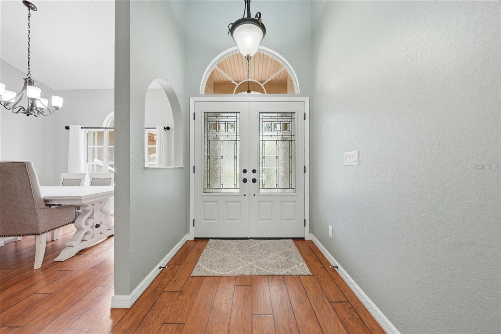 11109 GOLDEN EAGLE AVENUE — photo 4 of 42
