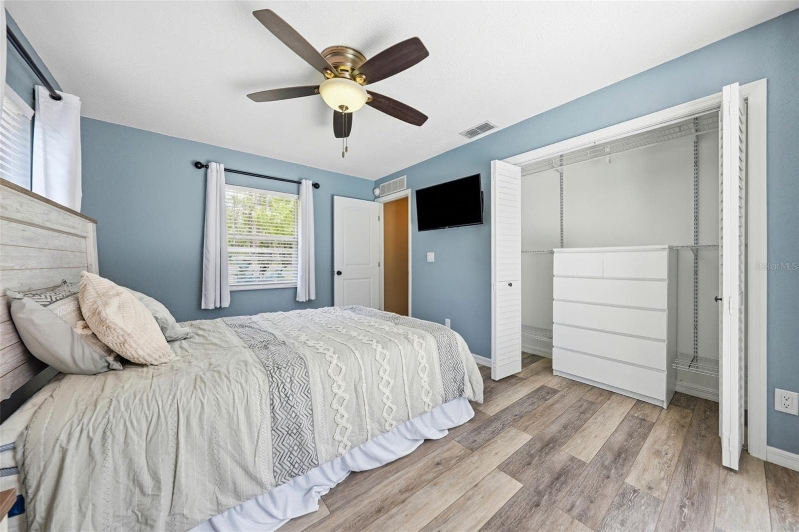11109 GOLDEN EAGLE AVENUE — photo 25 of 42