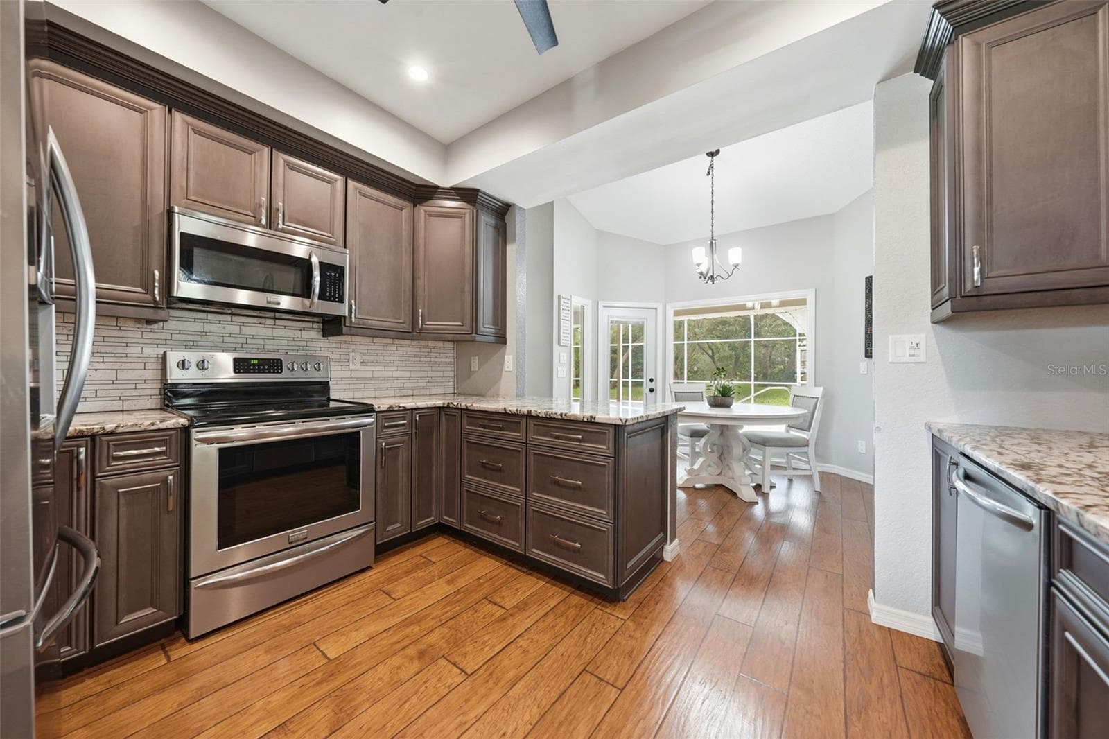 11109 GOLDEN EAGLE AVENUE — photo 16 of 42
