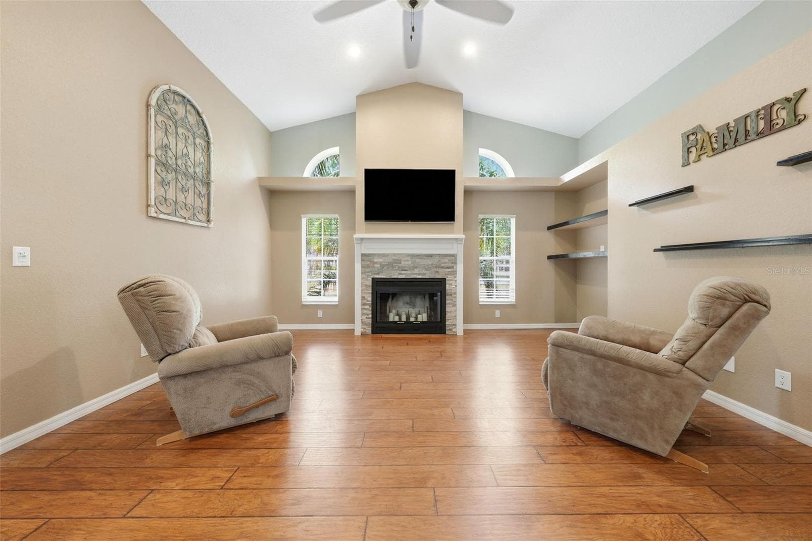 11109 GOLDEN EAGLE AVENUE — photo 21 of 42