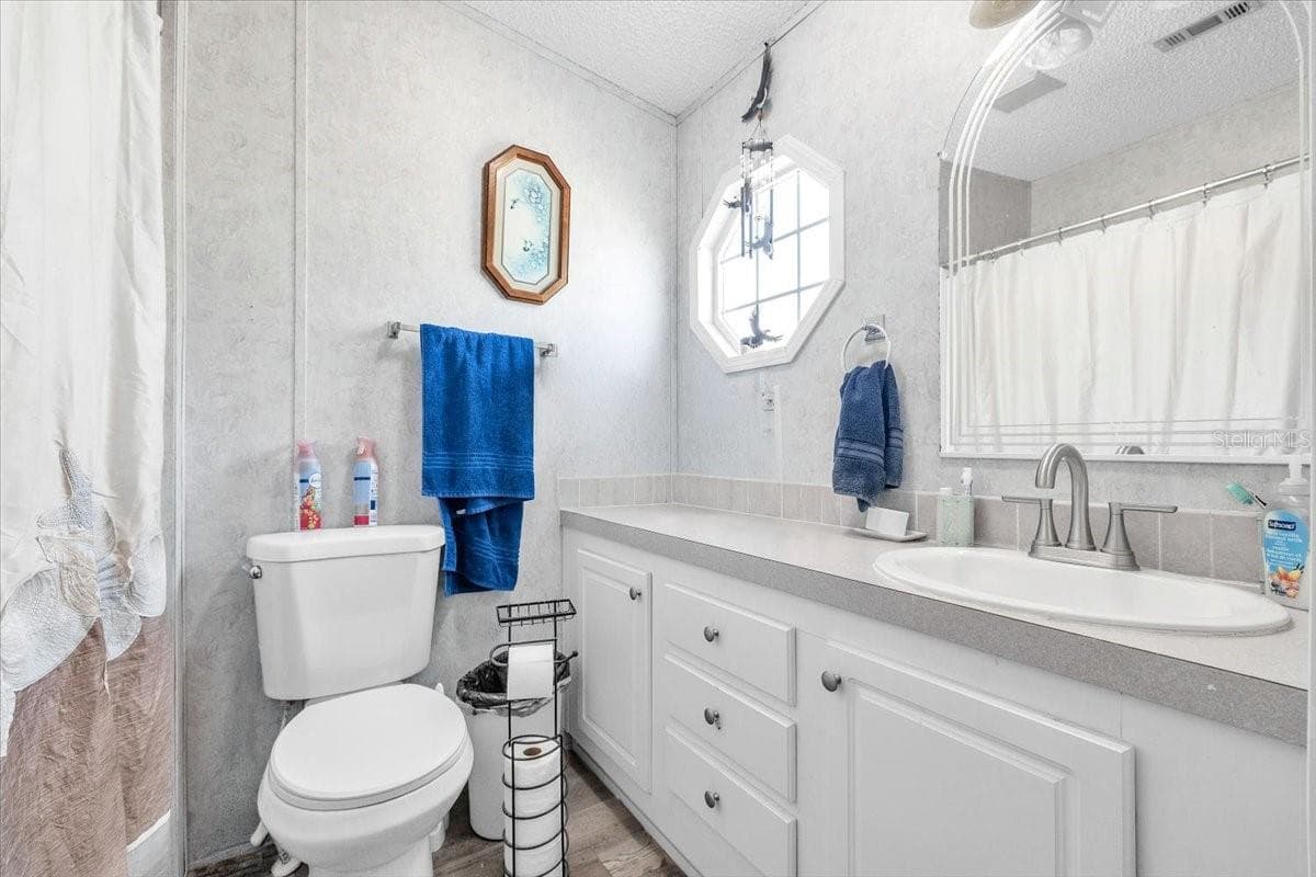 6801 BERNADEAN BOULEVARD — photo 19 of 43