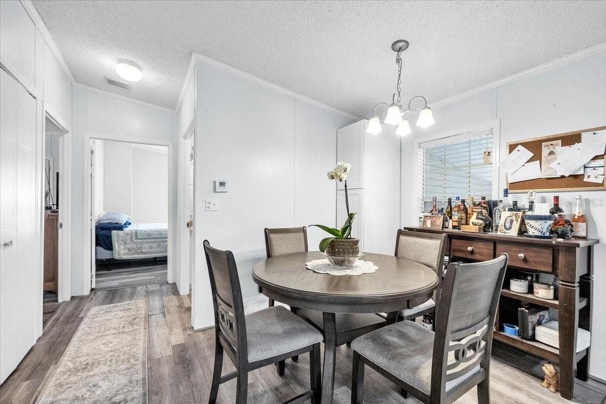 6801 BERNADEAN BOULEVARD — photo 14 of 43